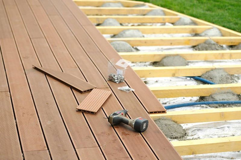 Installer une terrasse en bois avec escaliers, Brionne 27